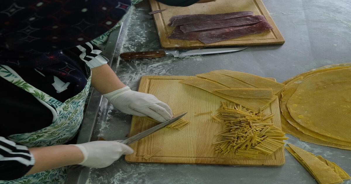 03 Ayvalık Belediyesi Kooperatifi'nden Sofralara Kadın Emeği