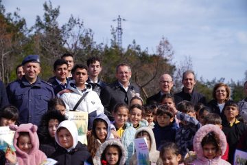 03_1201x800-360x240 Ayvalık'ta Geleceğe Nefes: 150 Fıstık Çamı Toprakla Buluştu