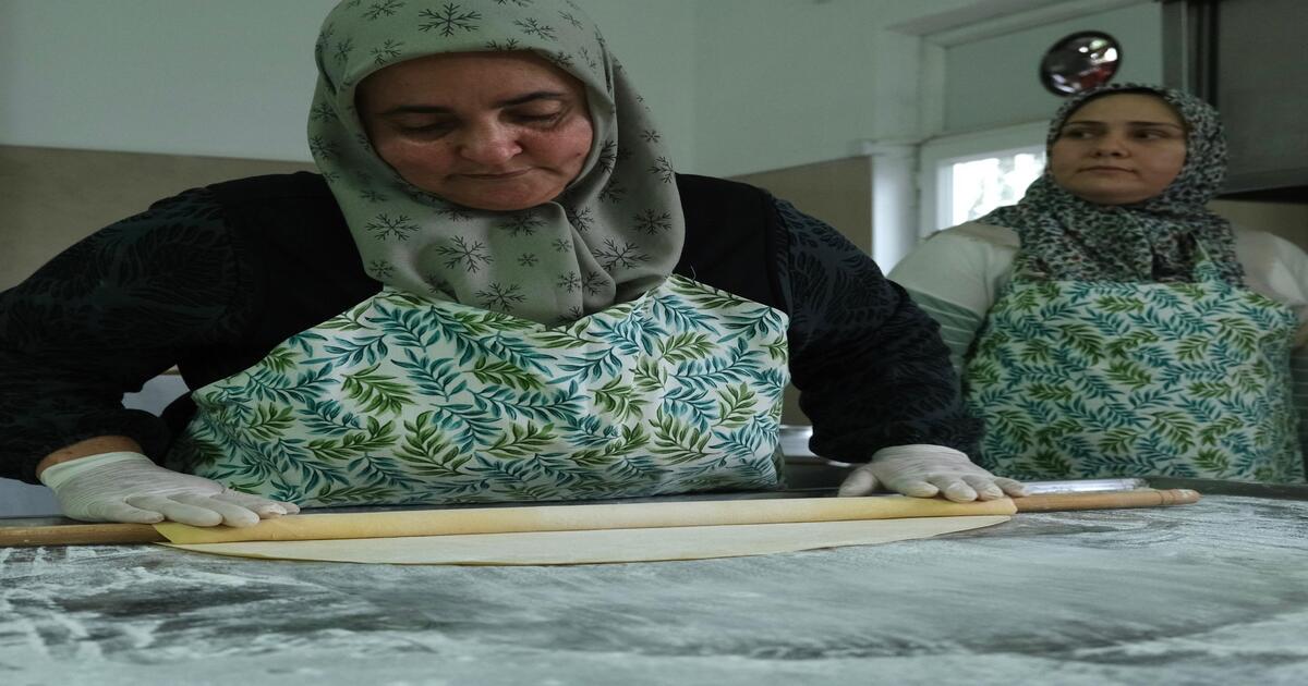 04 Ayvalık Belediyesi Kooperatifi'nden Sofralara Kadın Emeği