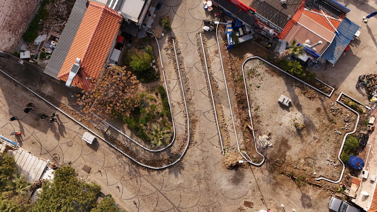 06-2 Cunda'da Büyük Değişim: Meydan ve Yol Düzenlemesi Başladı