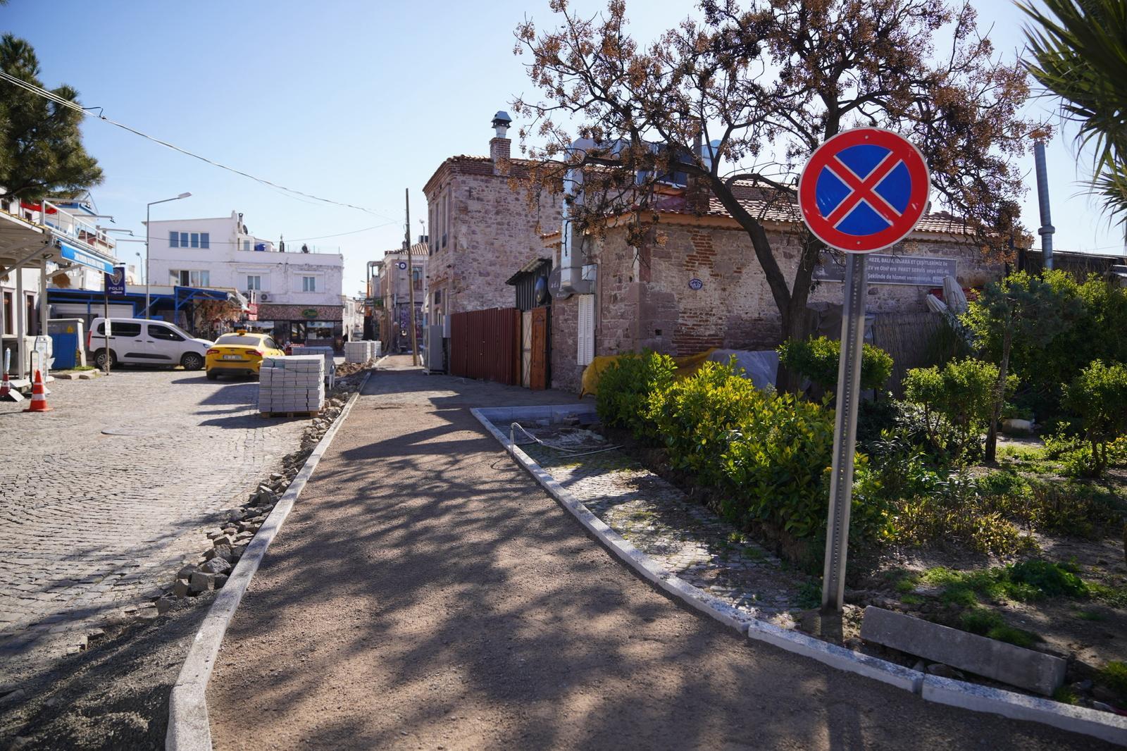 07-2 Cunda'da Büyük Değişim: Meydan ve Yol Düzenlemesi Başladı