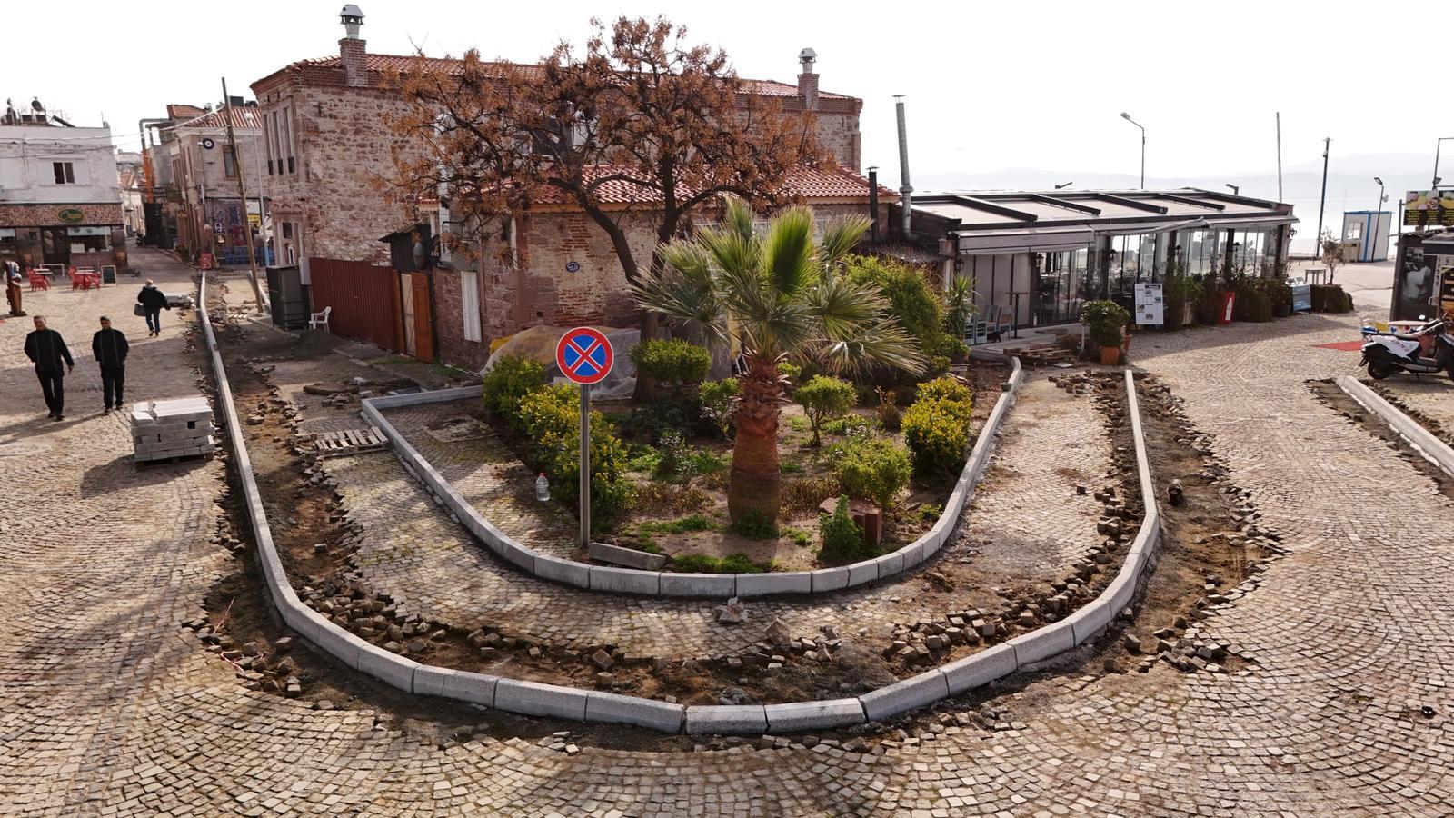 09-2 Cunda'da Büyük Değişim: Meydan ve Yol Düzenlemesi Başladı