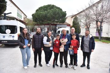 1-1_1199x800-360x240 Altıeylül'de Efsane Buluşma: Genç Sporcular Devlerle Bir Arada