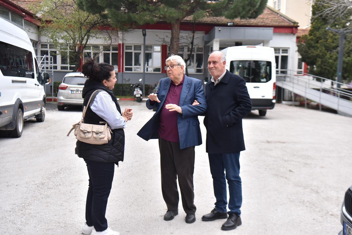 1-7_1199x800 Altıeylül'de Efsane Buluşma: Genç Sporcular Devlerle Bir Arada