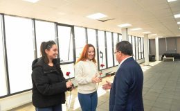 Altıeylül’de 8 Mart Mesaisi: Başkan Şehirli’den Kadınlara Ziyaret