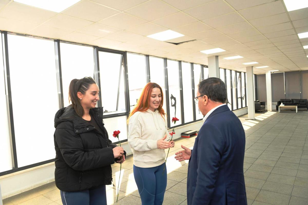 Altıeylül’de 8 Mart Mesaisi: Başkan Şehirli’den Kadınlara Ziyaret