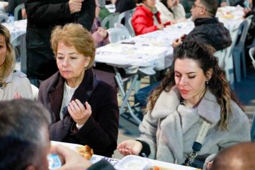 12-2-360x240 Burhaniye’de Kadir Gecesi’nde 4 Bin Kişilik İftar