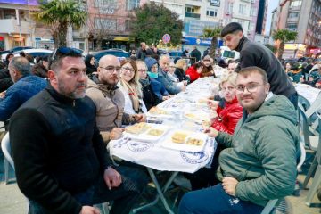 17-360x240 Burhaniye’de Kadir Gecesi’nde 4 Bin Kişilik İftar