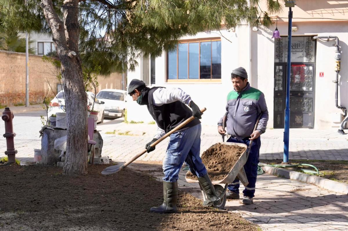 5 Burhaniye Belediyesi Park ve Yeşil Alanlarda Bahar Mesaisi