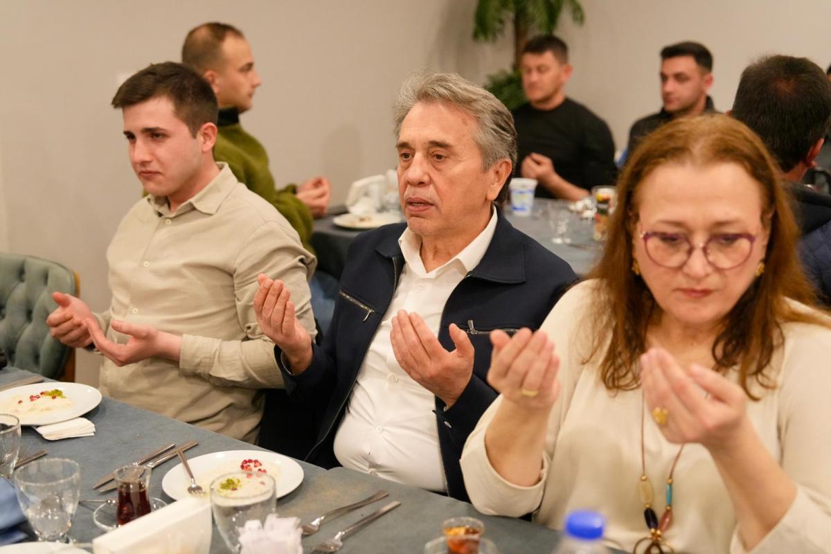 7-1 Burhaniye’de Şehit Aileleri ve Gazilere İftar