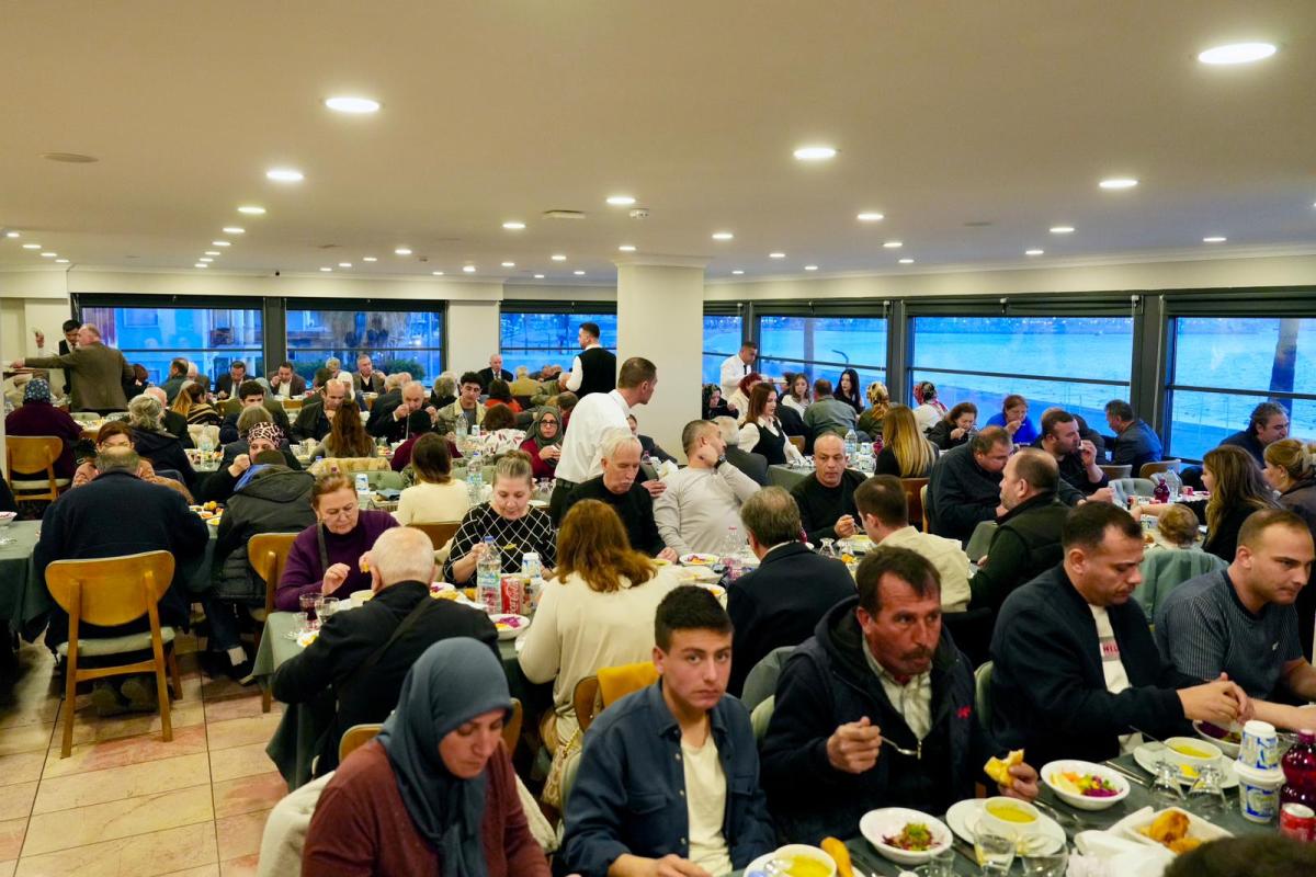 8-1 Burhaniye’de Şehit Aileleri ve Gazilere İftar