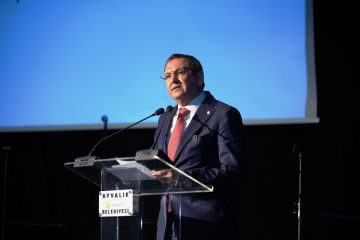 Ayvalik-Belediye-Baskani-Mesut-Ergin-360x240 Ayvalık’ta Rauf Denktaş Kültür Merkezi Açıldı