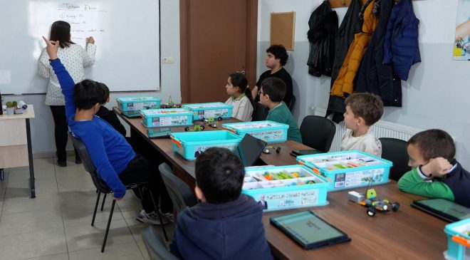 Burhaniye Belediyesi’nden Robotik Kodlama Eğitimi
