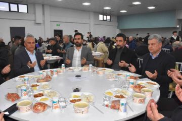 EDREMIT-IFTAR-SOFRALARINDA-BULUSUYOR-2-360x240 Edremit Belediyesi İftar Sofralarında Binleri Buluşturuyor