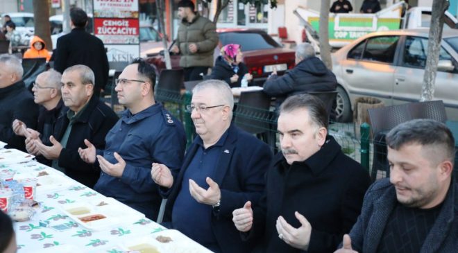 Edremit Belediyesi İftar Sofralarında Binleri Buluşturuyor