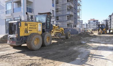 Burhaniye’de Yol ve Altyapı Çalışmaları Hız Kesmeden Sürüyor
