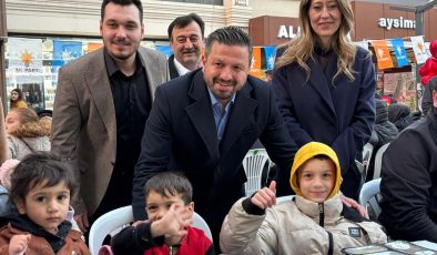 Balıkesir’de Tarihi An! 10 Bin Kişi Aynı Sofrada Toplandı, Ortaya Çıkan Görüntü Herkesi Duygulandırdı