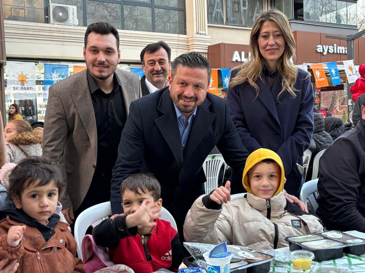 IMG-20260314-WA0276 Balıkesir’de Tarihi An! 10 Bin Kişi Aynı Sofrada Toplandı, Ortaya Çıkan Görüntü Herkesi Duygulandırdı