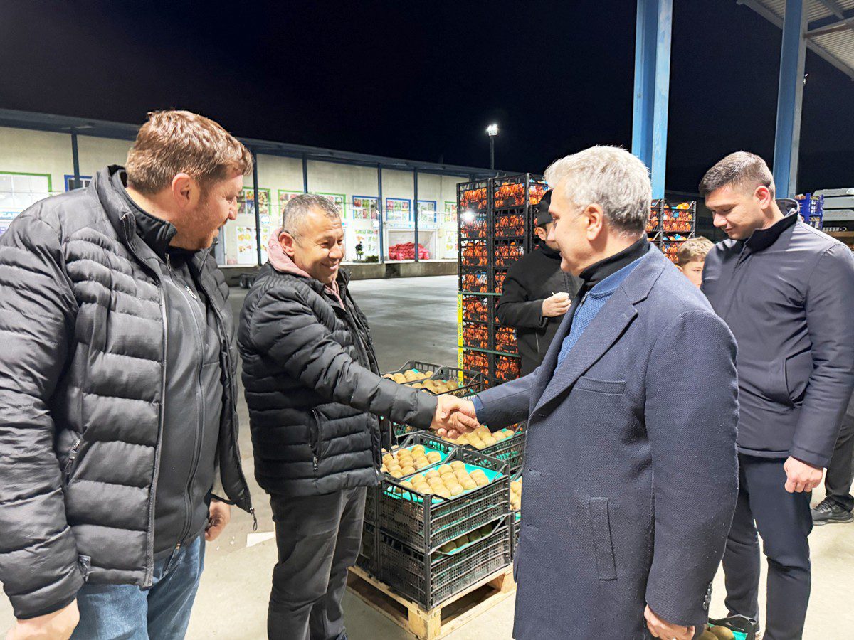 IMG_2821 Mustafa Canbey’den Sahurda Hal Esnafına Ziyaret