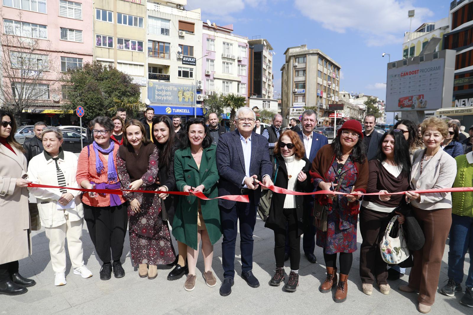 Burhaniye’de “Kadın Gözüyle Emek” Sergisi Kapılarını Açtı