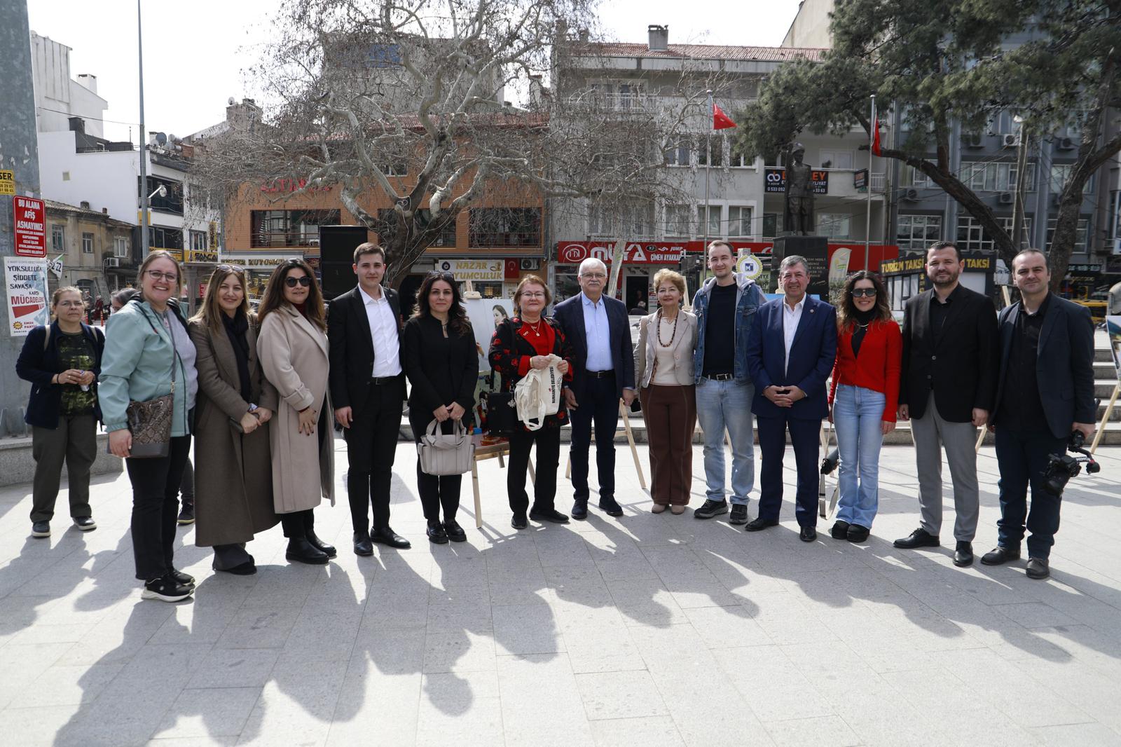 KADIN-GOZUYLE-EMEK-6 Burhaniye'de "Kadın Gözüyle Emek" Sergisi Kapılarını Açtı