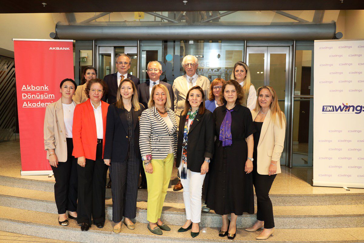 Kadin-ve-Erkek-Birlikte-5 Eskinazi: İhracat Hedeflerine Kadın ve Erkek Birlikte Ulaşırız