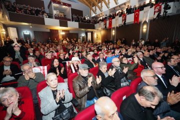 Rauf-Denktas-Kultur-Merkezi-Perdelerini-Acti-4-360x240 Ayvalık’ta Rauf Denktaş Kültür Merkezi Açıldı