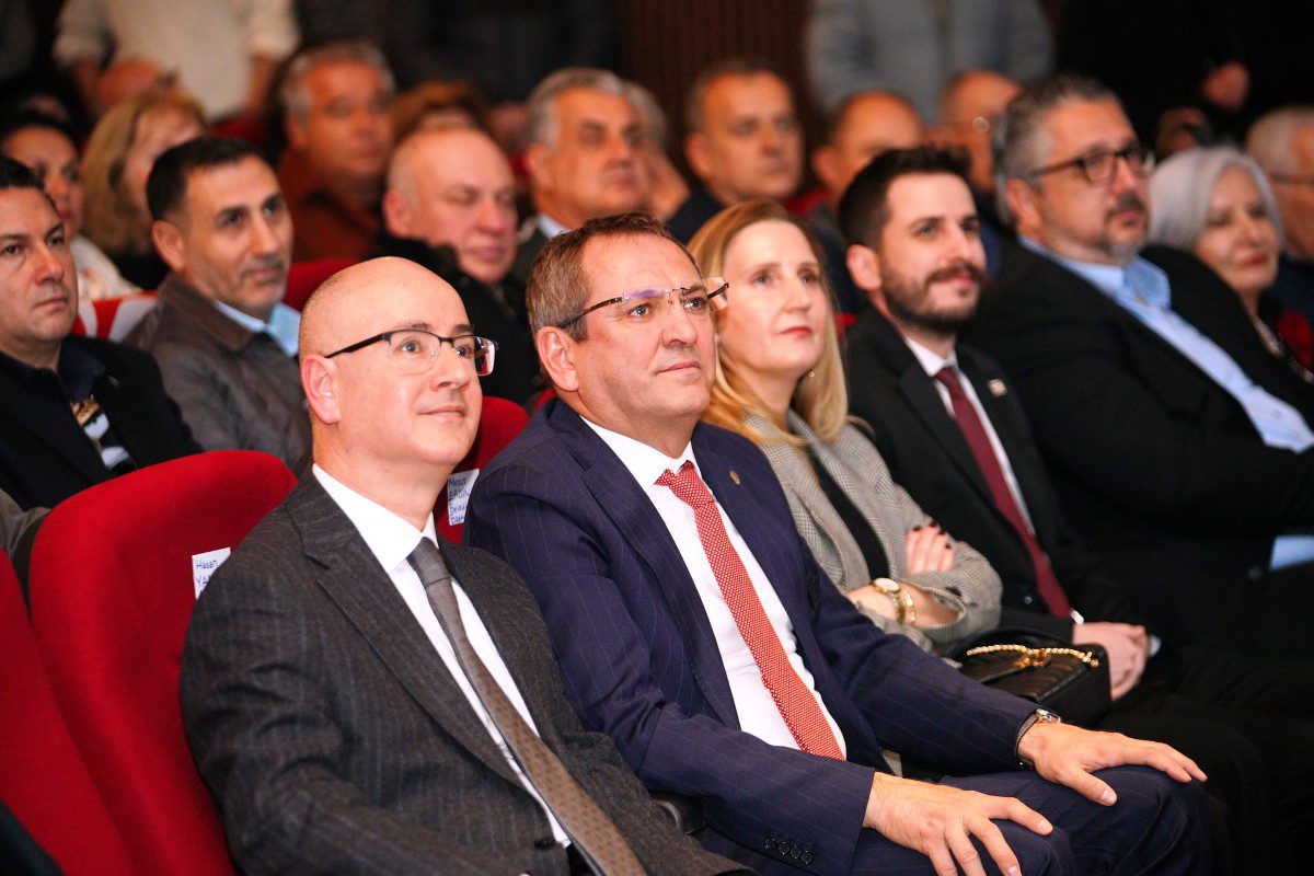 Rauf-Denktas-Kultur-Merkezi-Perdelerini-Acti-5 Ayvalık’ta Rauf Denktaş Kültür Merkezi Açıldı