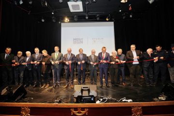 Rauf-Denktas-Kultur-Merkezi-Perdelerini-Acti-6-360x240 Ayvalık’ta Rauf Denktaş Kültür Merkezi Açıldı