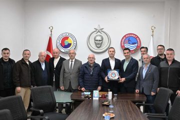 akin_erdekli_hemseriyleriyle_iftar_sofrasinda_bulustu_1-360x240 Ahmet Akın Erdek İftar Sofrasında Binlerle Buluştu