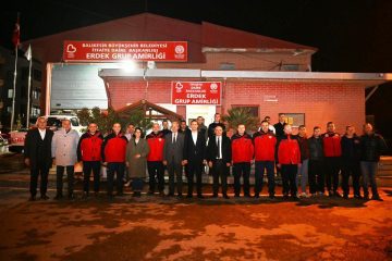 akin_erdekli_hemseriyleriyle_iftar_sofrasinda_bulustu_10-360x240 Ahmet Akın Erdek İftar Sofrasında Binlerle Buluştu