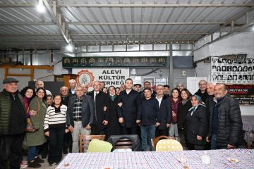 akin_erdekli_hemseriyleriyle_iftar_sofrasinda_bulustu_12-360x240 Ahmet Akın Erdek İftar Sofrasında Binlerle Buluştu