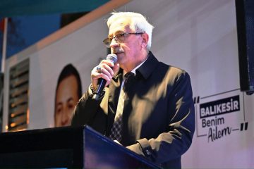 akin_erdekli_hemseriyleriyle_iftar_sofrasinda_bulustu_5-360x240 Ahmet Akın Erdek İftar Sofrasında Binlerle Buluştu