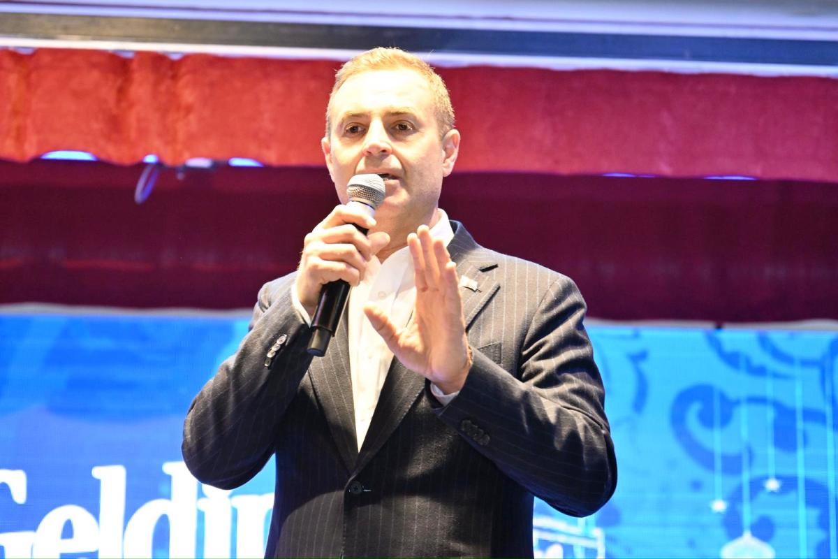 akin_erdekli_hemseriyleriyle_iftar_sofrasinda_bulustu_8 Ahmet Akın Erdek İftar Sofrasında Binlerle Buluştu