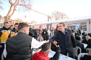 akin_ramazanin_bereketini_ilce_ilce_paylasmaya_devam_ediyor_5-360x240 Ahmet Akın Bandırma’da Binlerce Kişiyle İftar Sofrasında Buluştu