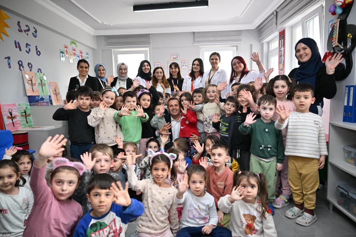 akindan_kuvayimilliye_balcocuk_gunduz_bakimevine_ziyaret_6 Ahmet Akın'dan Balçocuk Ziyareti: Yeni Merkez Müjdesi