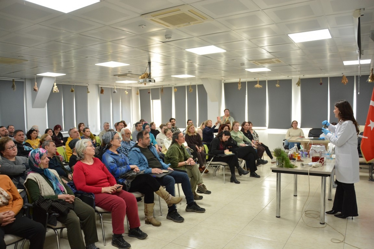 bacemde_ayin_atolyesi_programlarina_yogun_ilgi_2_medium_1200x800 BAÇEM Ayın Atölyesi Programı 70 Kişiye Ulaştı