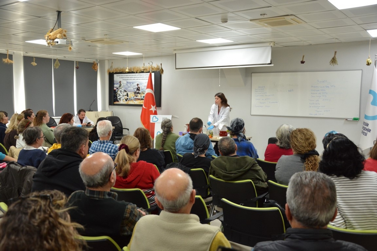 bacemde_ayin_atolyesi_programlarina_yogun_ilgi_3_medium_1200x800 BAÇEM Ayın Atölyesi Programı 70 Kişiye Ulaştı