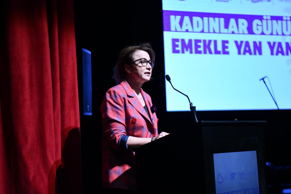 balikesirde_kadinlar_gunu_buyuksehirin_etkinlikleriyle_renklendi_1 Balıkesir'de Kadınlar Günü Çoşkusu: Ahmet Akın'dan Dev Adım