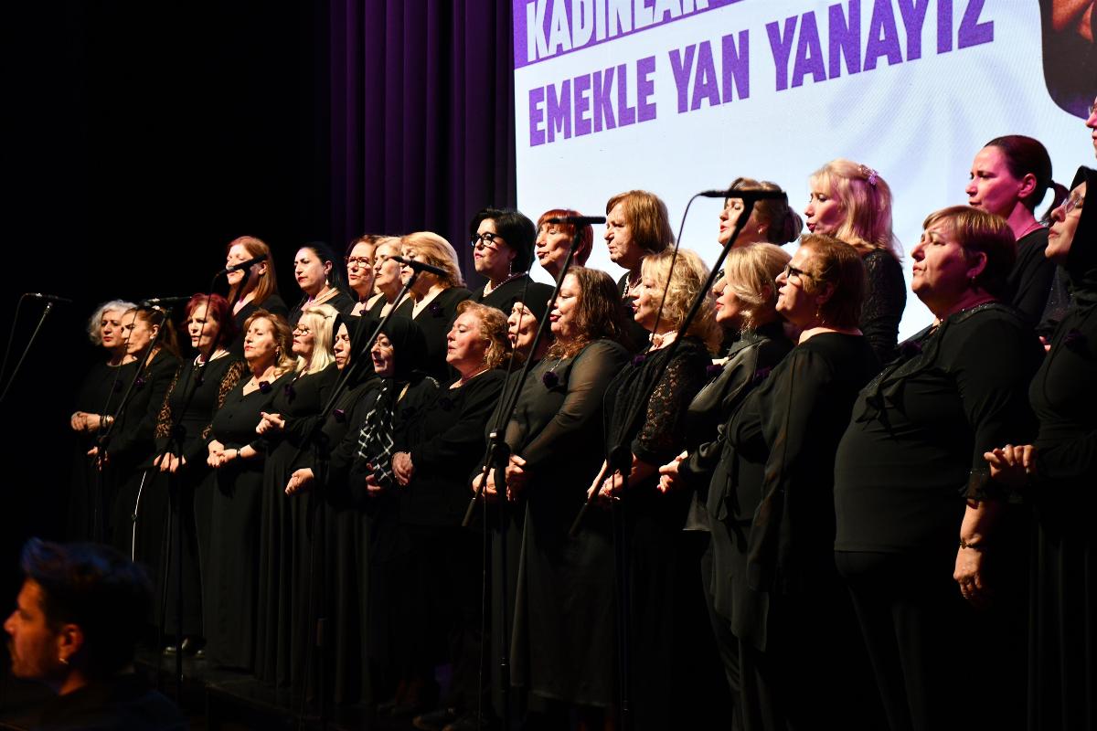 balikesirde_kadinlar_gunu_buyuksehirin_etkinlikleriyle_renklendi_3 Balıkesir'de Kadınlar Günü Çoşkusu: Ahmet Akın'dan Dev Adım