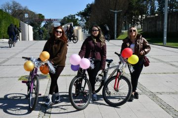 balikesirde_kadinlar_gunu_buyuksehirin_etkinlikleriyle_renklendi_9-360x240 Balıkesir'de Kadınlar Günü Çoşkusu: Ahmet Akın'dan Dev Adım