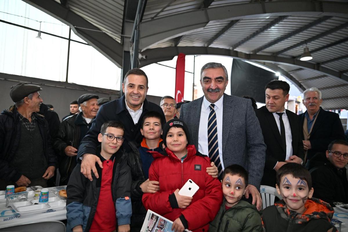 baskan_akin_balyalilar_ile_iftarin_bereketini_paylasti_15 Başkan Ahmet Akın Balya'da İftar Sofrasında Buluştu