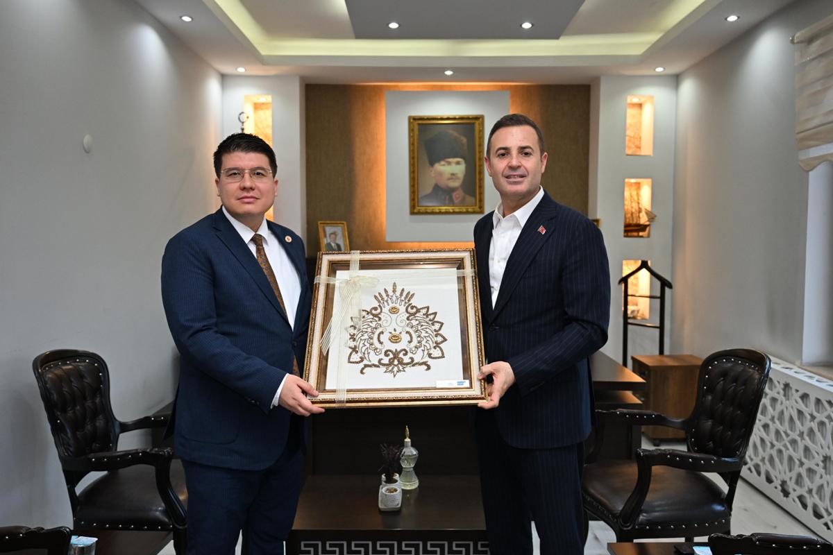 baskan_akin_balyalilar_ile_iftarin_bereketini_paylasti_16 Başkan Ahmet Akın Balya'da İftar Sofrasında Buluştu