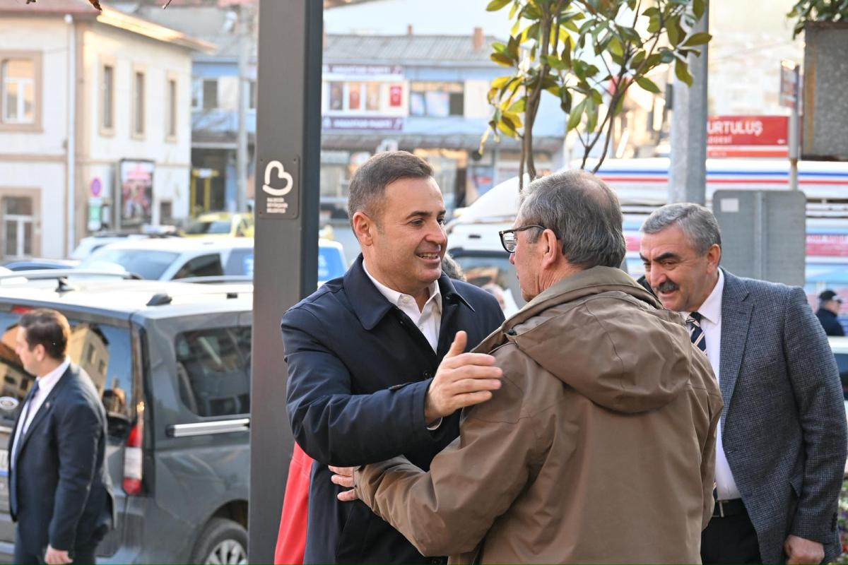 baskan_akin_balyalilar_ile_iftarin_bereketini_paylasti_17 Başkan Ahmet Akın Balya'da İftar Sofrasında Buluştu