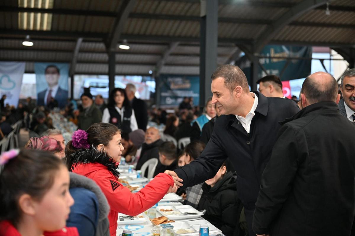 baskan_akin_balyalilar_ile_iftarin_bereketini_paylasti_9 Başkan Ahmet Akın Balya'da İftar Sofrasında Buluştu