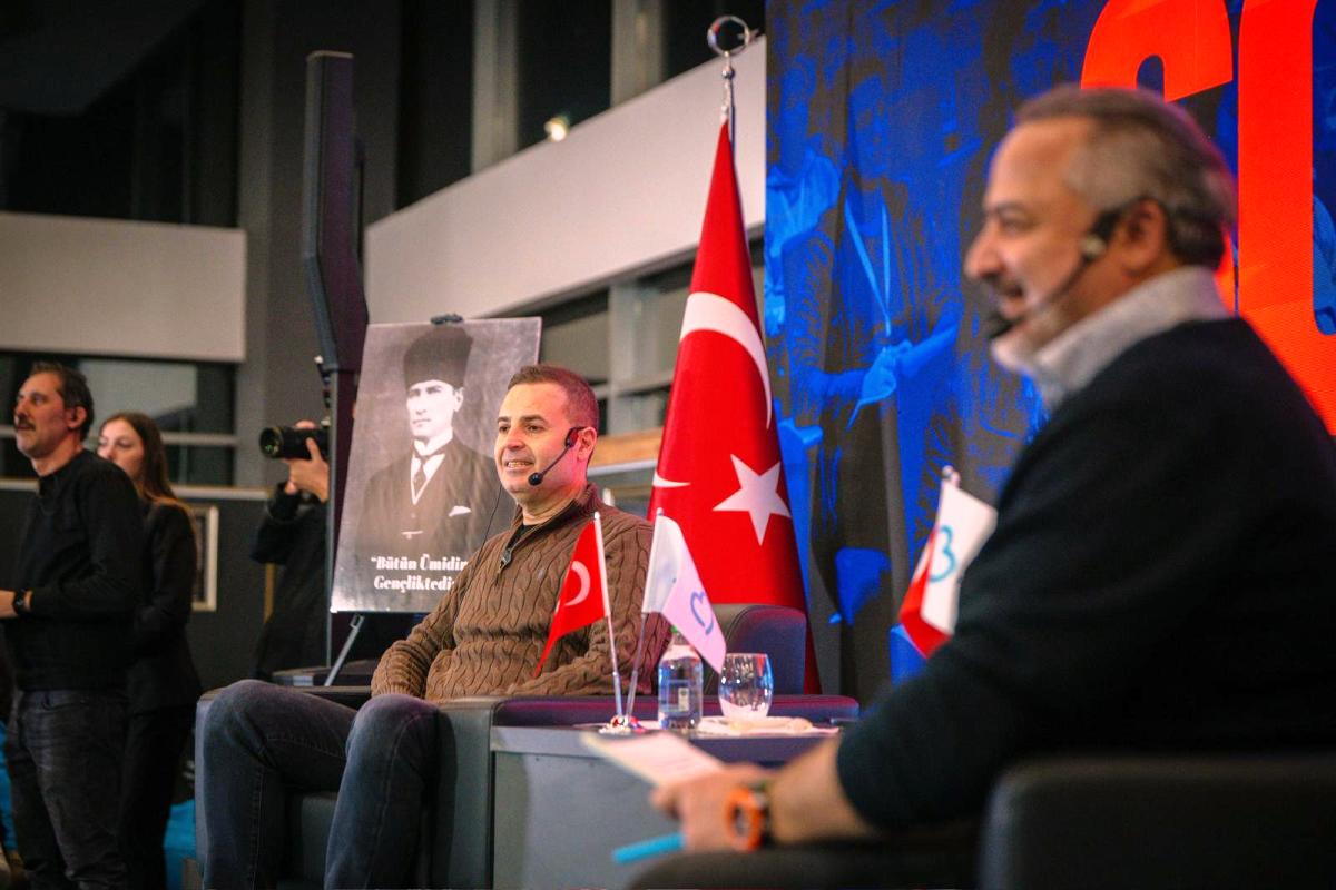 baskan_akin_genclerle_balikesirin_yarinini_konustu_6 Ahmet Akın Gençlerle Buluştu: “Balıkesir’i Birlikte Geleceğe Taşıyacağız”