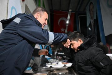 baskan_akin_sahurunu_hal_esnafiyla_birlikte_yapti_11