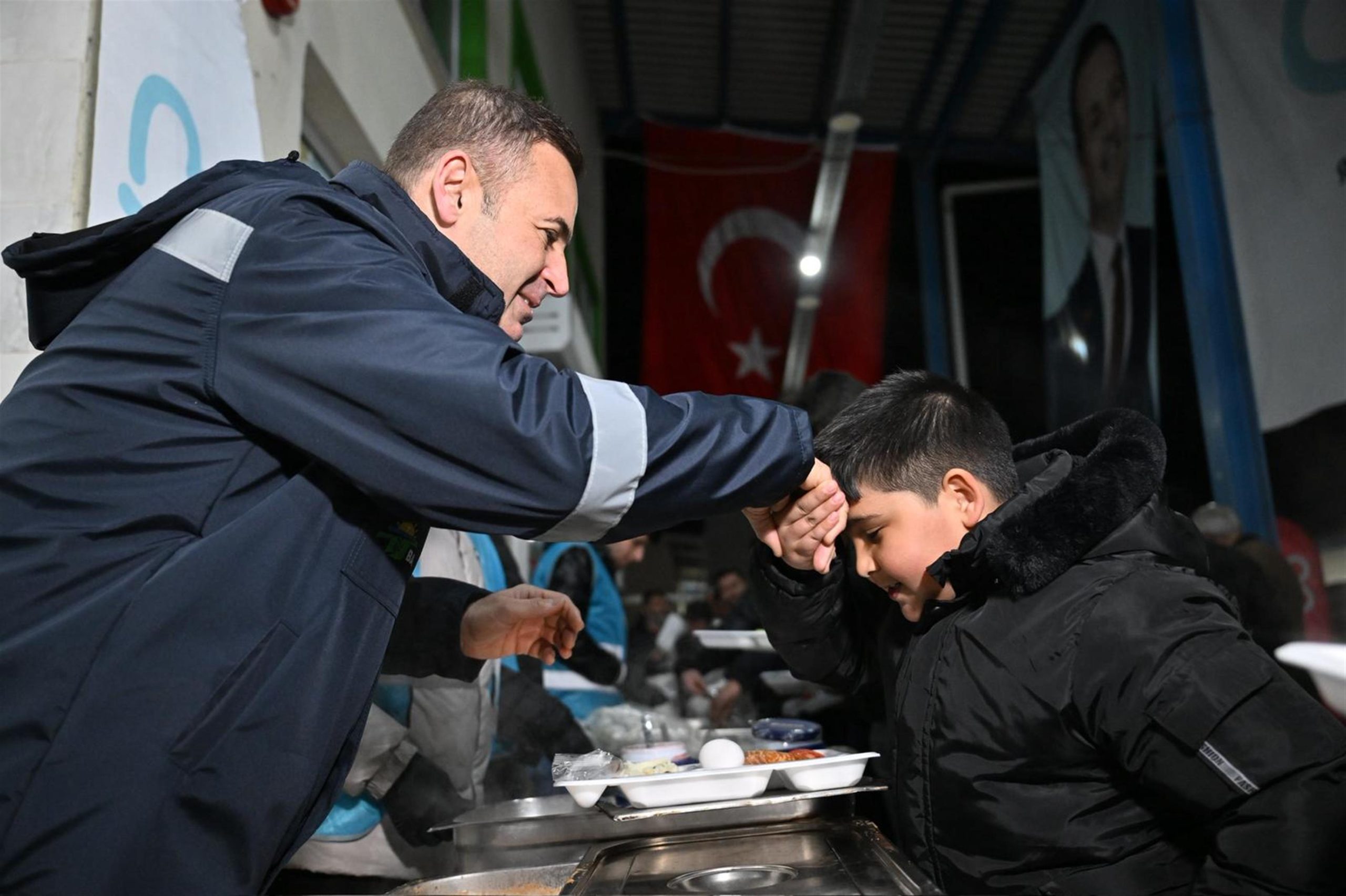 baskan_akin_sahurunu_hal_esnafiyla_birlikte_yapti_11
