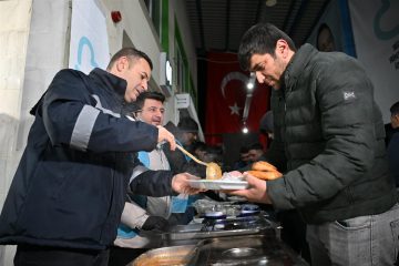 baskan_akin_sahurunu_hal_esnafiyla_birlikte_yapti_15