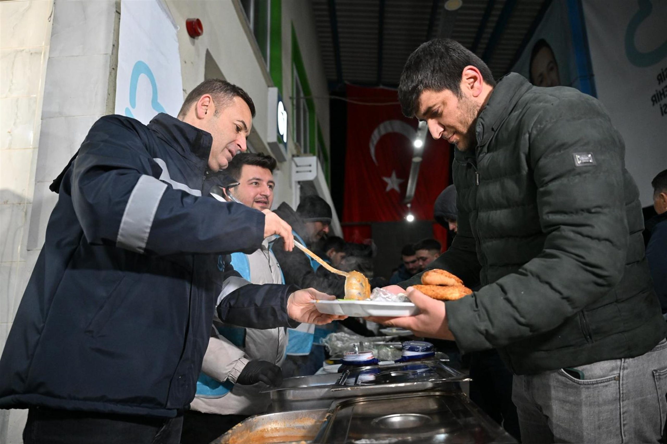 baskan_akin_sahurunu_hal_esnafiyla_birlikte_yapti_15